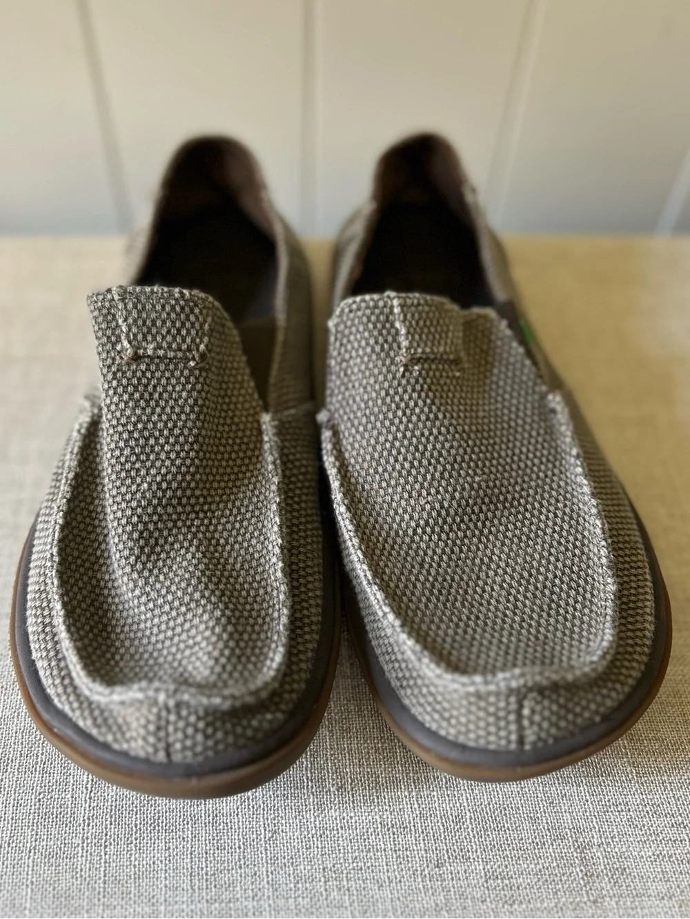 Men’s Sanuk Vagabond Tripper Taupe Brown Slip On Canvas Loafers Casual Shoes